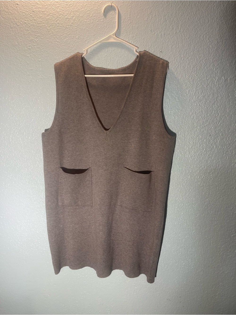 Sleeveless V-Neck Knit Tunic with Front Pockets - gray